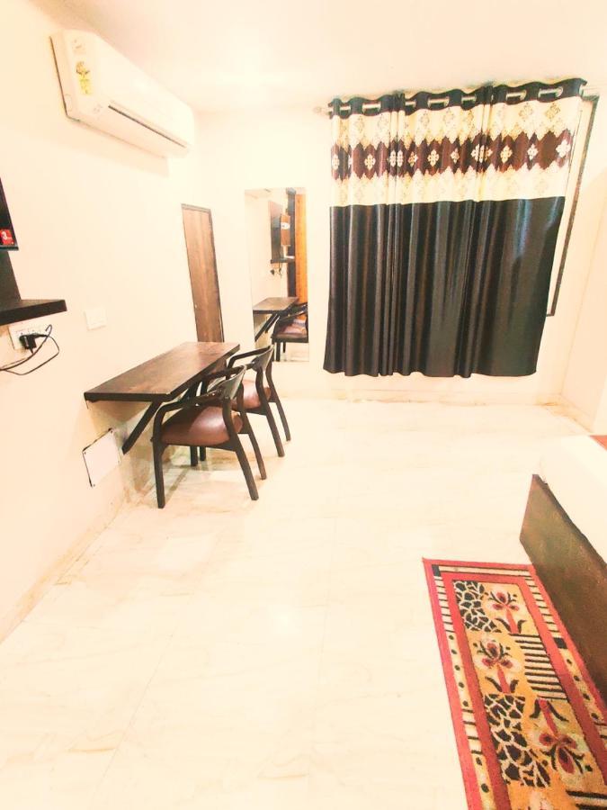 Hotel Amour By Rpi New Delhi Eksteriør billede